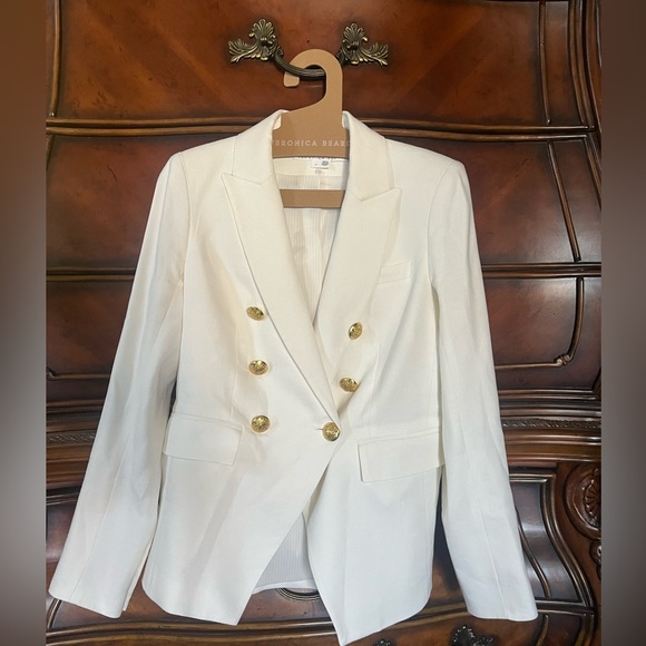 Miller Dickey Jacket
Off-White Flap-Pocket Double-Breasted Blazer - Picture 4 of 6